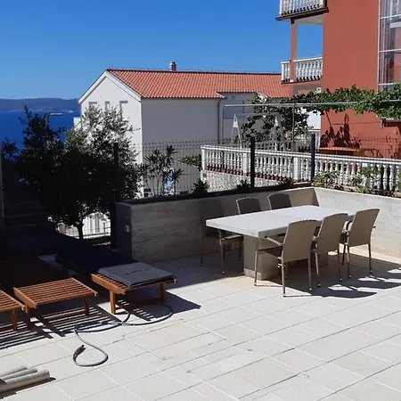 Апартаменты Apartmenthouse Lizzi *