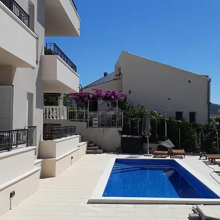 Apartmenthouse Lizzi Appartamento *